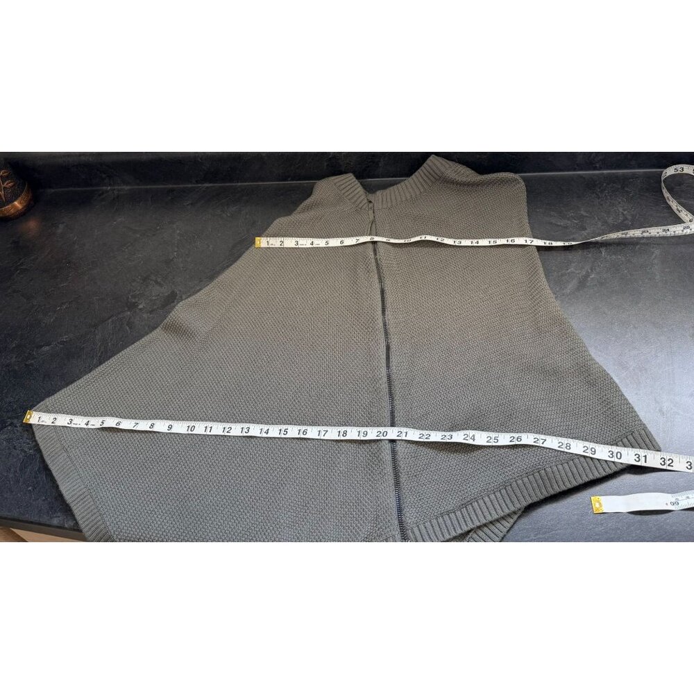 Lululemon On The Go Poncho Grey Sage Women One Size Multifunctional Layering - Picture 8 of 9